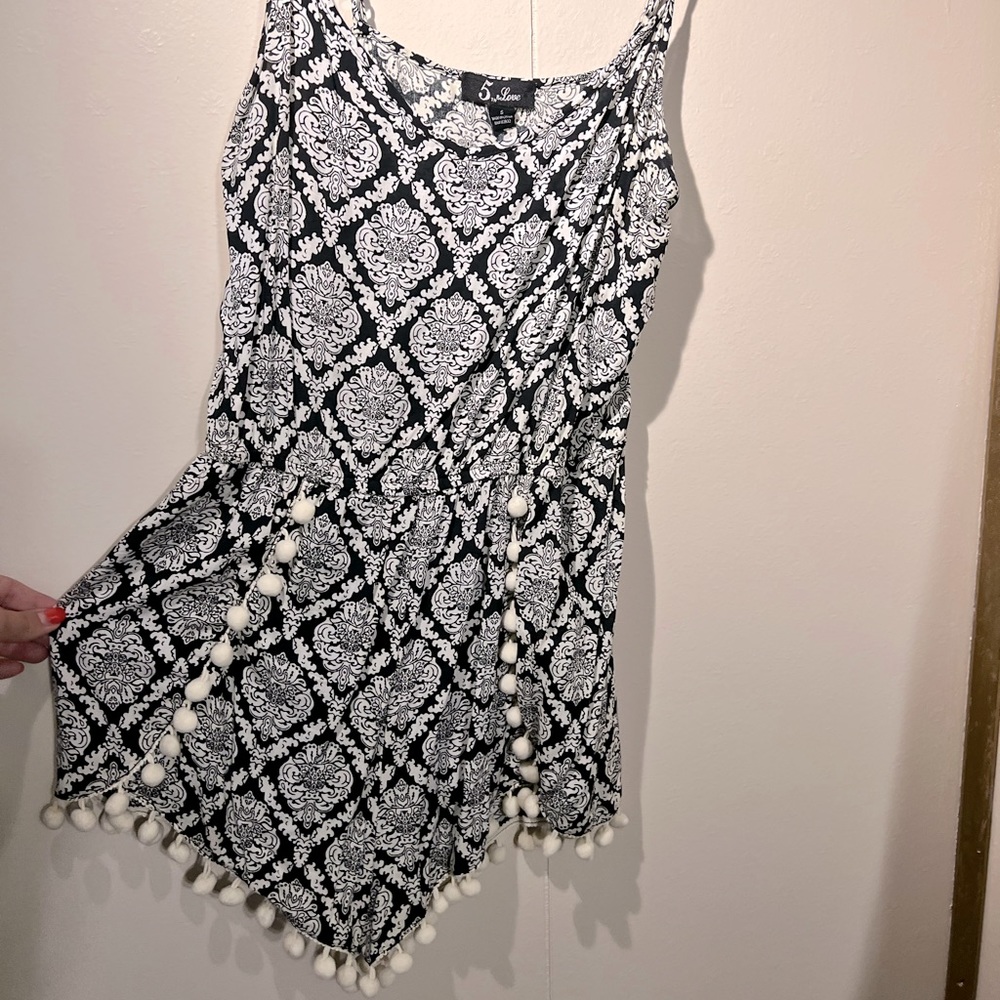 Boho black and white print romper🌴